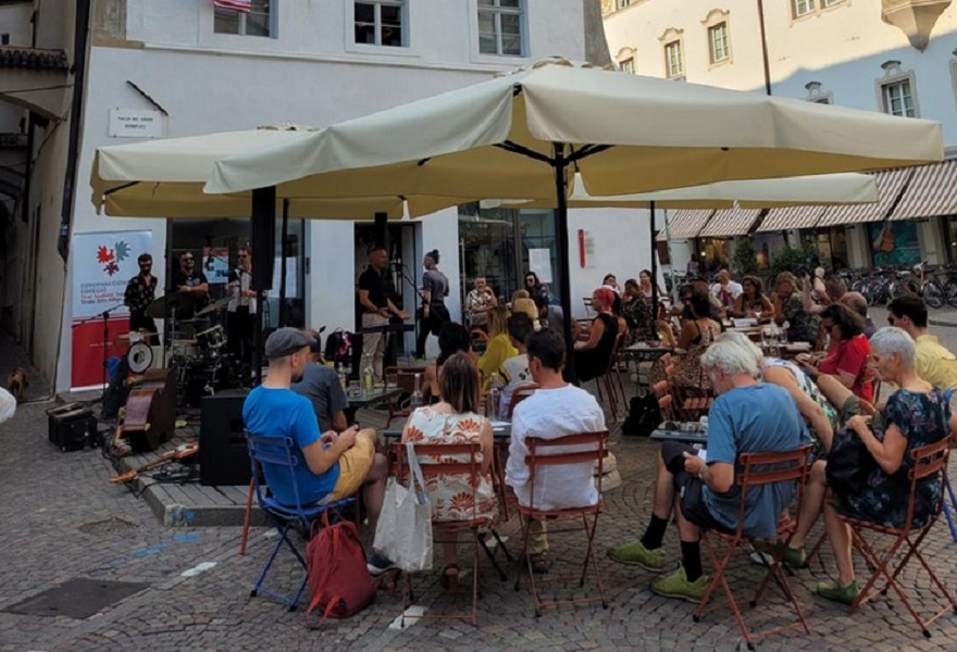 Scopri di più sull'articolo Blues e rock con i “Four-Ever” al Giovedì culturale dell’Euregio a Bolzano