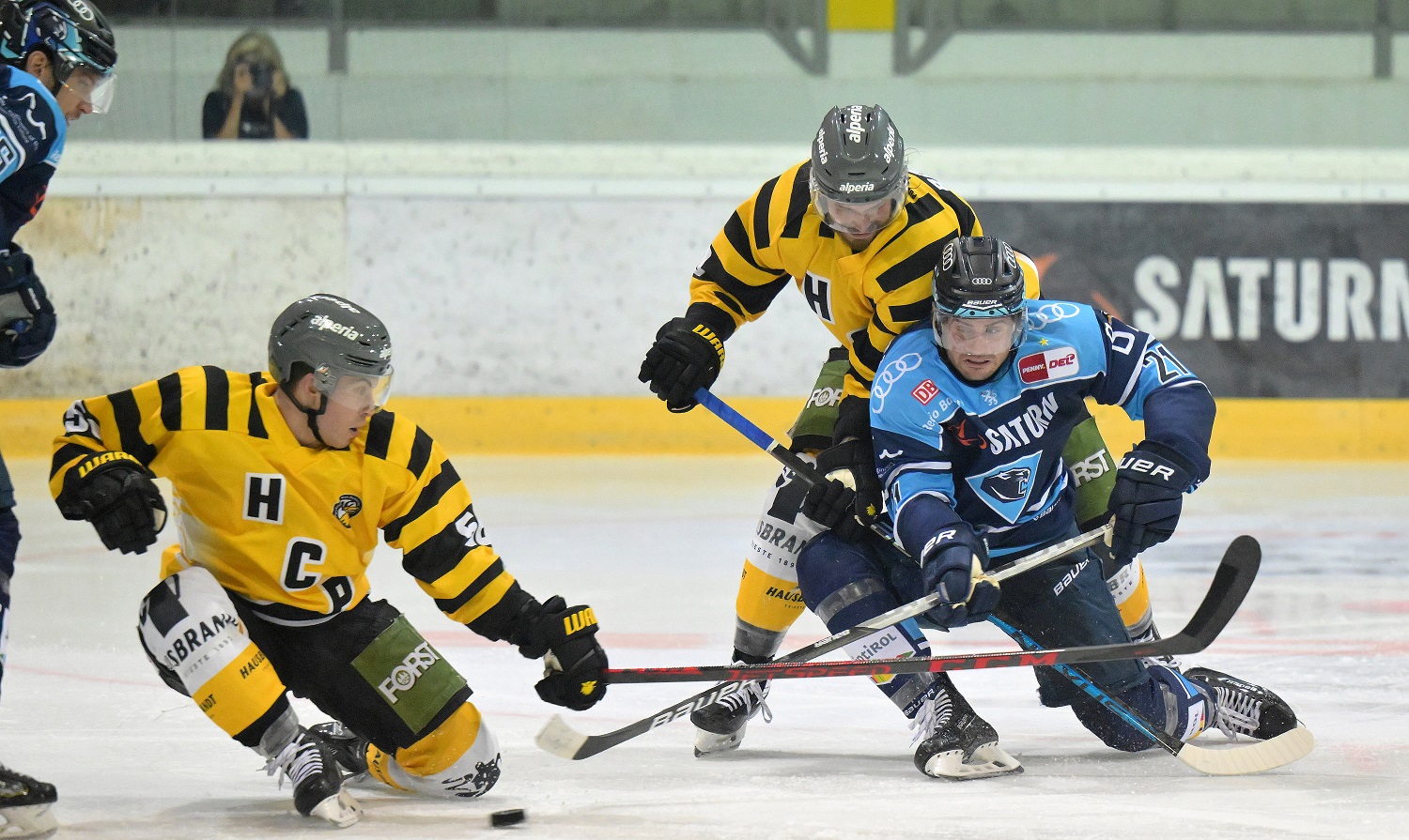 Scopri di più sull'articolo Torneo di hockey su ghiaccio di alto livello all’IceForum di Laces