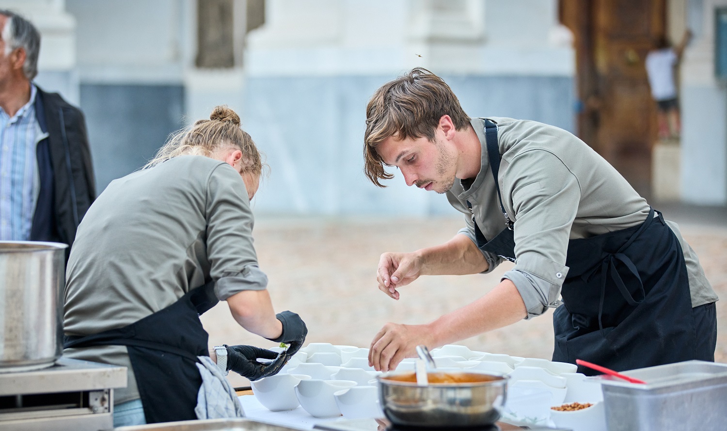 Scopri di più sull'articolo Domani appuntamento in PIazza Duomo a Bressanone per Dine, Wine & Music