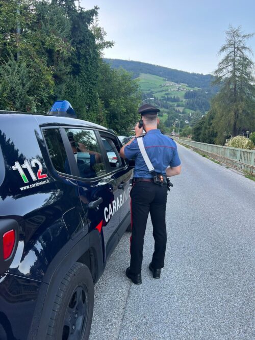 Scopri di più sull'articolo Scaglia pietre alle auto in sosta, in quel di Vipiteno