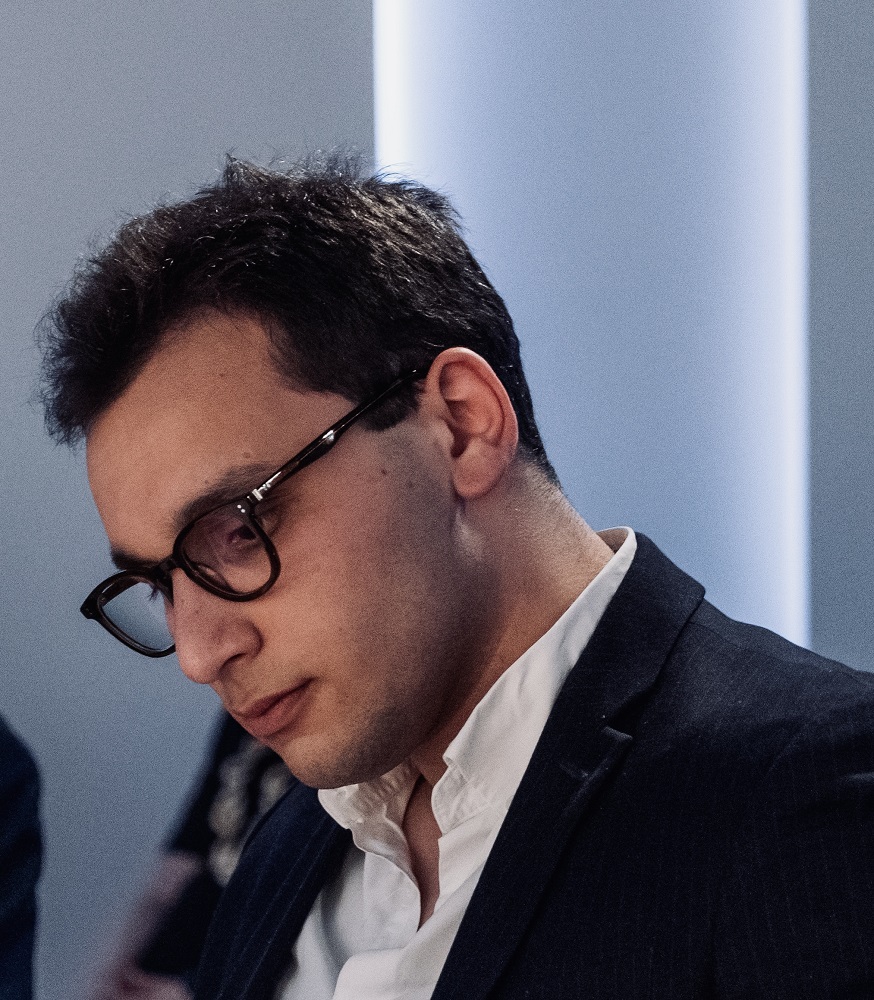 Scopri di più sull'articolo Fratelli d’Italia al Governo e gli sbarchi aumentano, Jacopo Cosenza del Movimento 5 Stelle critica aspramente la politica dell‘Esecutivo