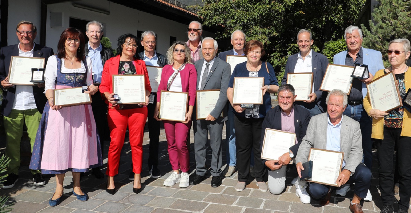 Scopri di più sull'articolo Premiati 38 imprenditori e collaboratori del terziario altoatesini e trentini