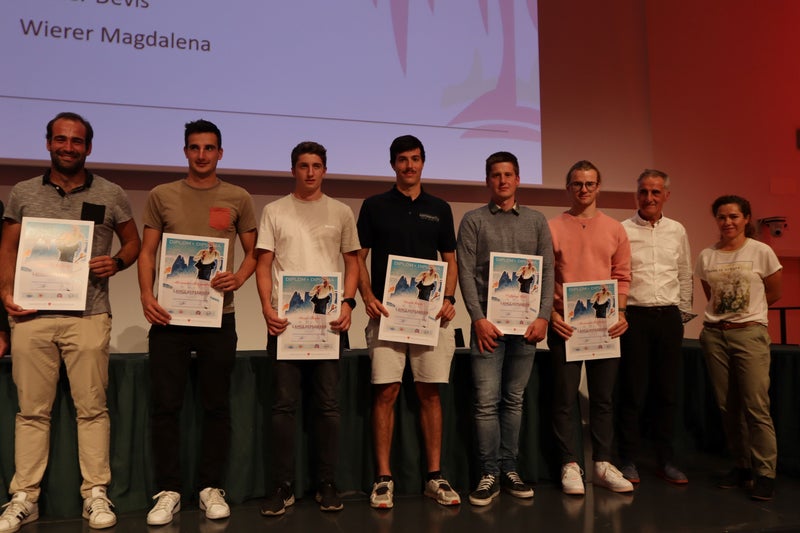 Scopri di più sull'articolo Collegio professionale dei maestri di sci, consegnati 75 nuovi diplomi