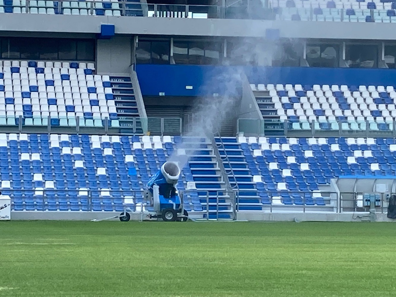 Scopri di più sull'articolo Innovazione, arrivano le ventole climatiche made in Italy che proteggono i campi da calcio