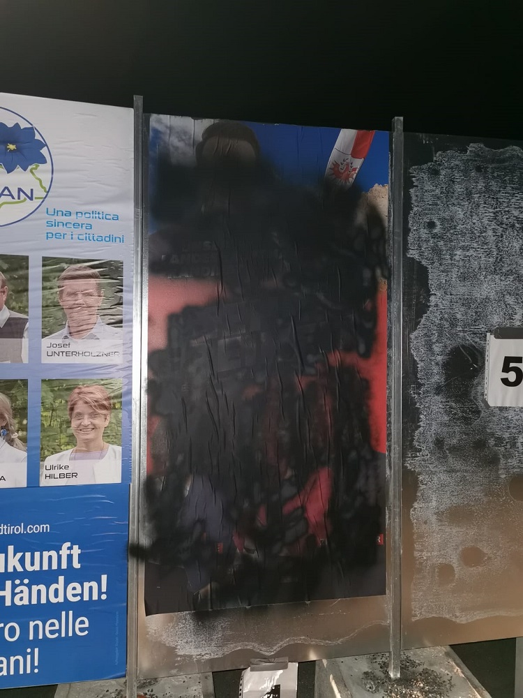 Scopri di più sull'articolo Zahlreiche Plakate der Süd-Tiroler Freiheit abgerissen