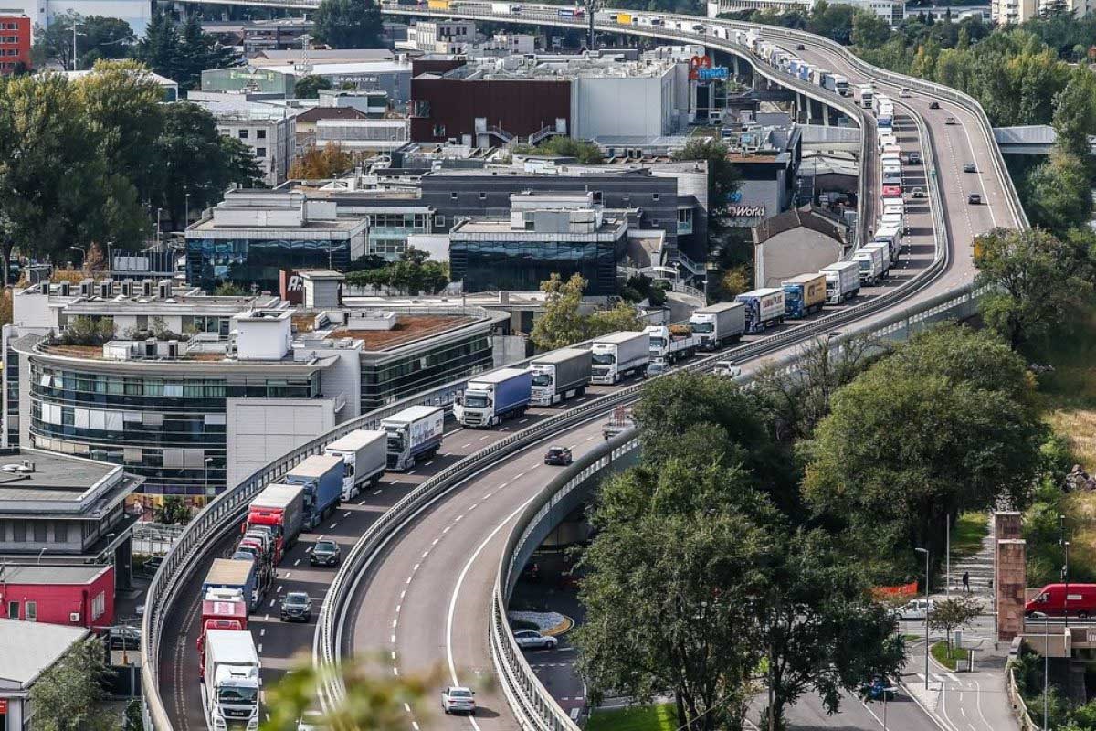 Scopri di più sull'articolo Campagna elettorale, Salvini e Foppa in aperto contrasto su traffico e turismo