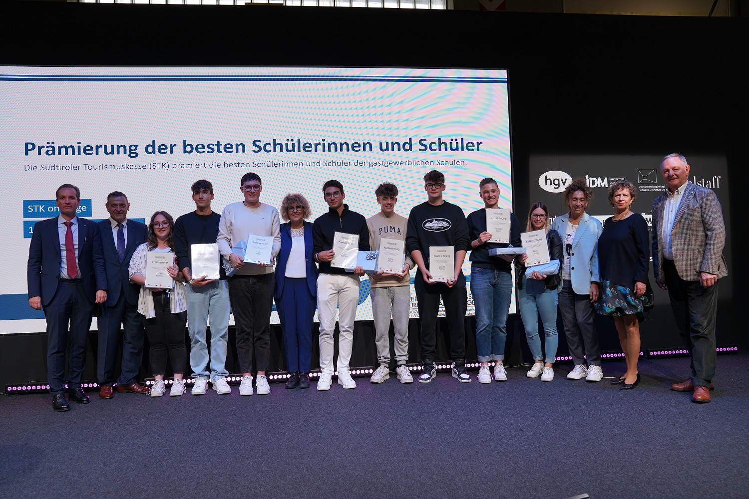 Mehr über den Artikel erfahren STK prämiert die Klassenbesten