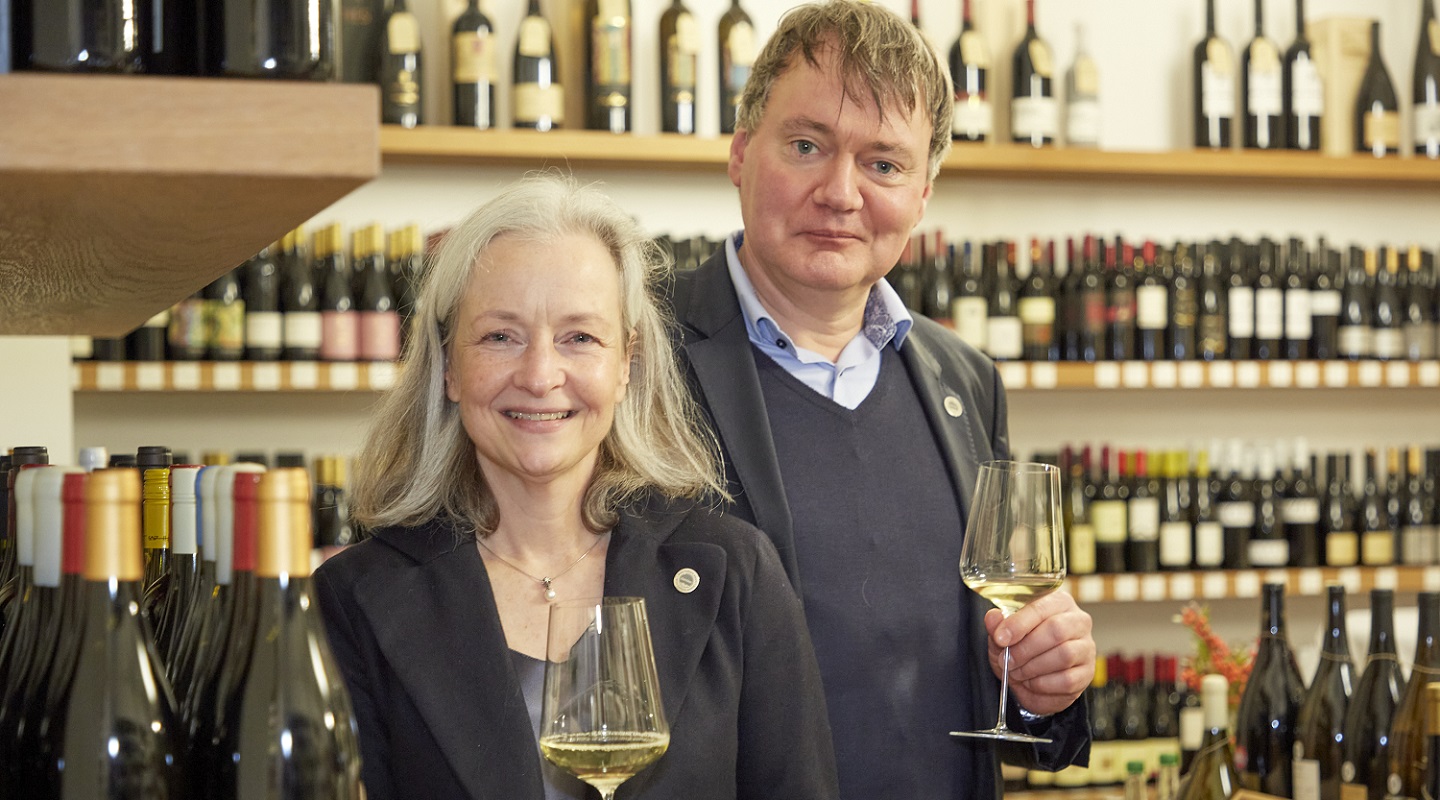 Scopri di più sull'articolo Il Premio per la cultura del vino in Alto Adige 2023 all’enoteca BERGWEIN di Monaco di Baviera
