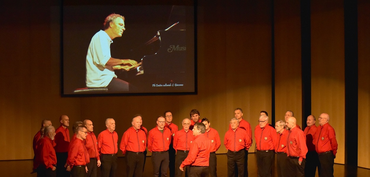 Scopri di più sull'articolo Forti emozioni al Teatro di San Giacomo, con Coro Farthan e Coro Monti Pallidi