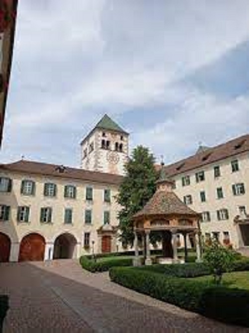 Mehr über den Artikel erfahren A Novacella sarà ricordato Sant’Armanno, il fondatore della Abbazia