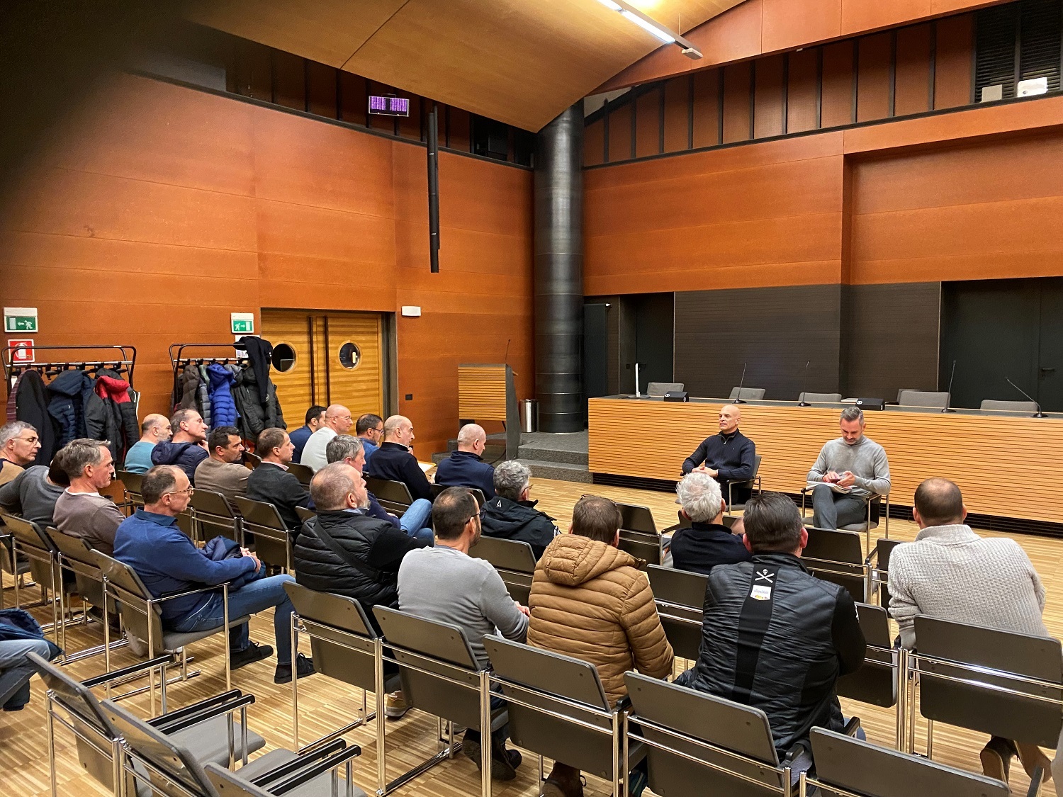 Mehr über den Artikel erfahren Tassisti, incontro in Comune per un equilibrato sviluppo del settore