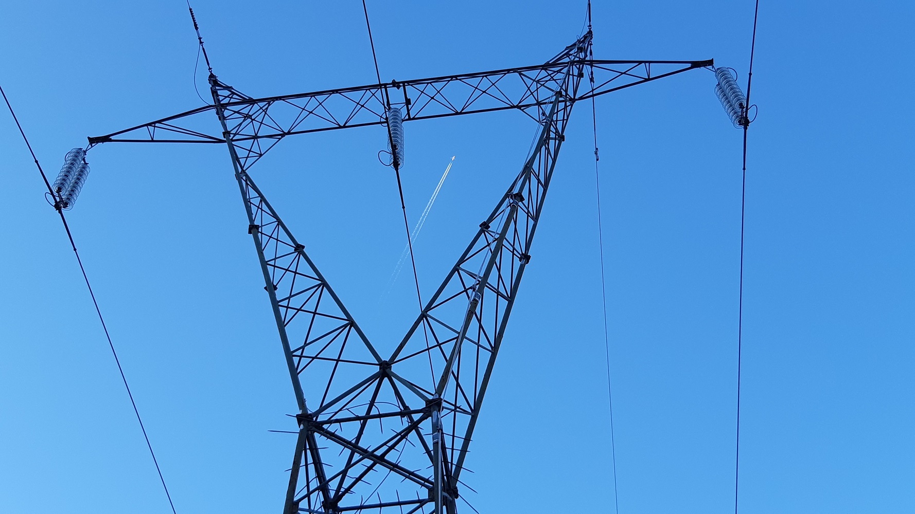 Mehr über den Artikel erfahren Approvato il Piano triennale per l’energia elettrica gratuita