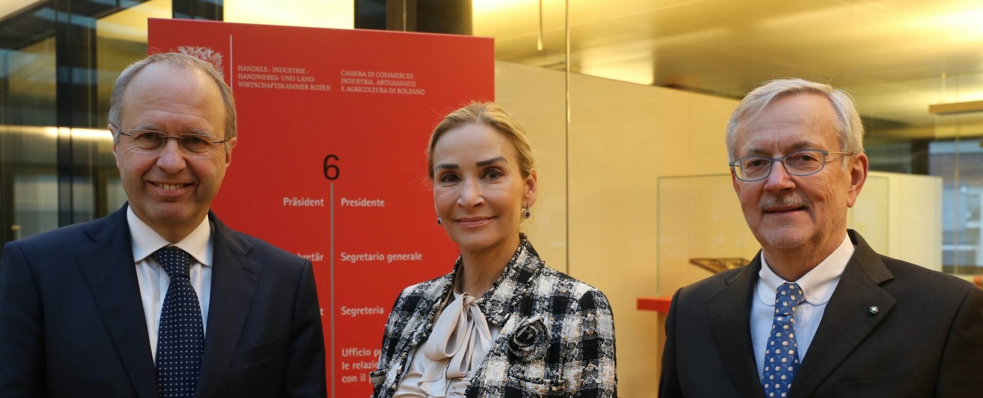 Mehr über den Artikel erfahren Diplomatici svizzeri in visita alla Camera di commercio per promuovere la collaborazione transfrontaliera