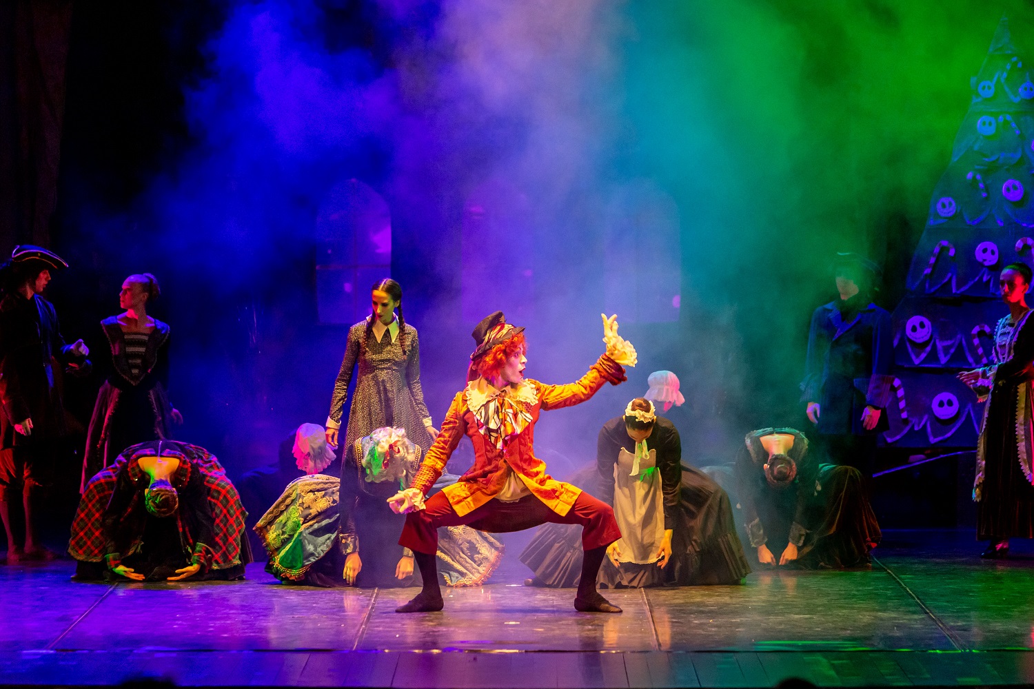 Mehr über den Artikel erfahren Grande successo al Zandonai di Rovereto con il Balletto del Sud con uno Schiaccianoci ispirato al favoloso mondo di Tim Burton