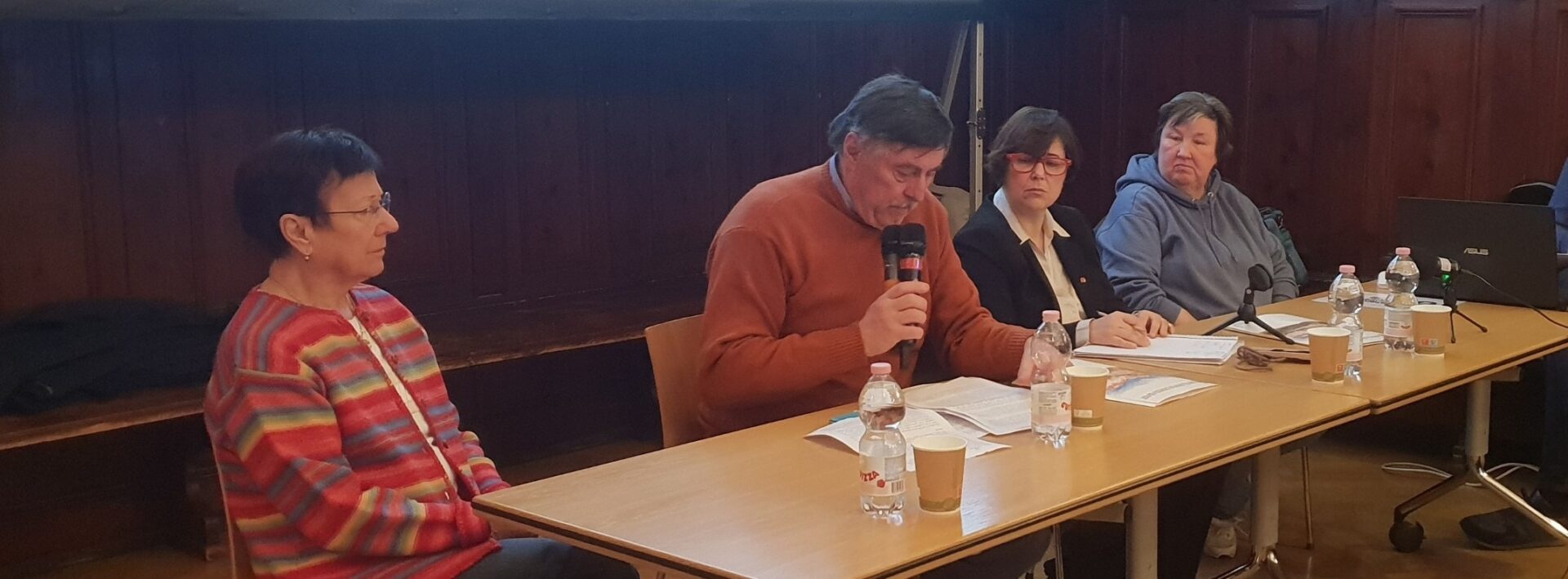 Mehr über den Artikel erfahren I pensionati come bancomat, stangata sulle pensioni, così al convegno Cgil pensionati