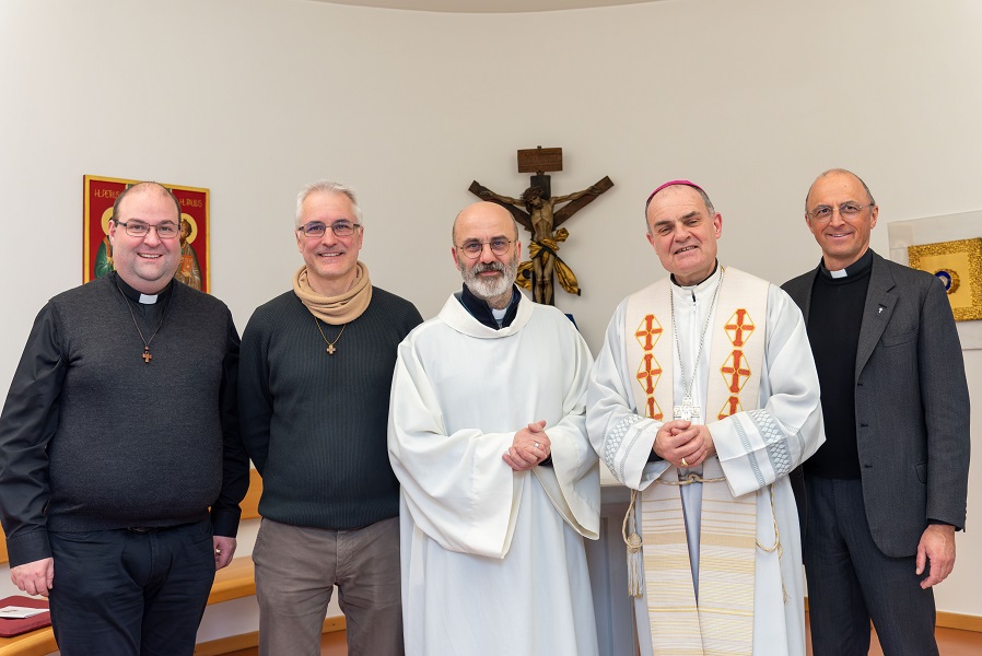 Mehr über den Artikel erfahren Don Massimiliano de Franceschi sceglie la vita da eremita