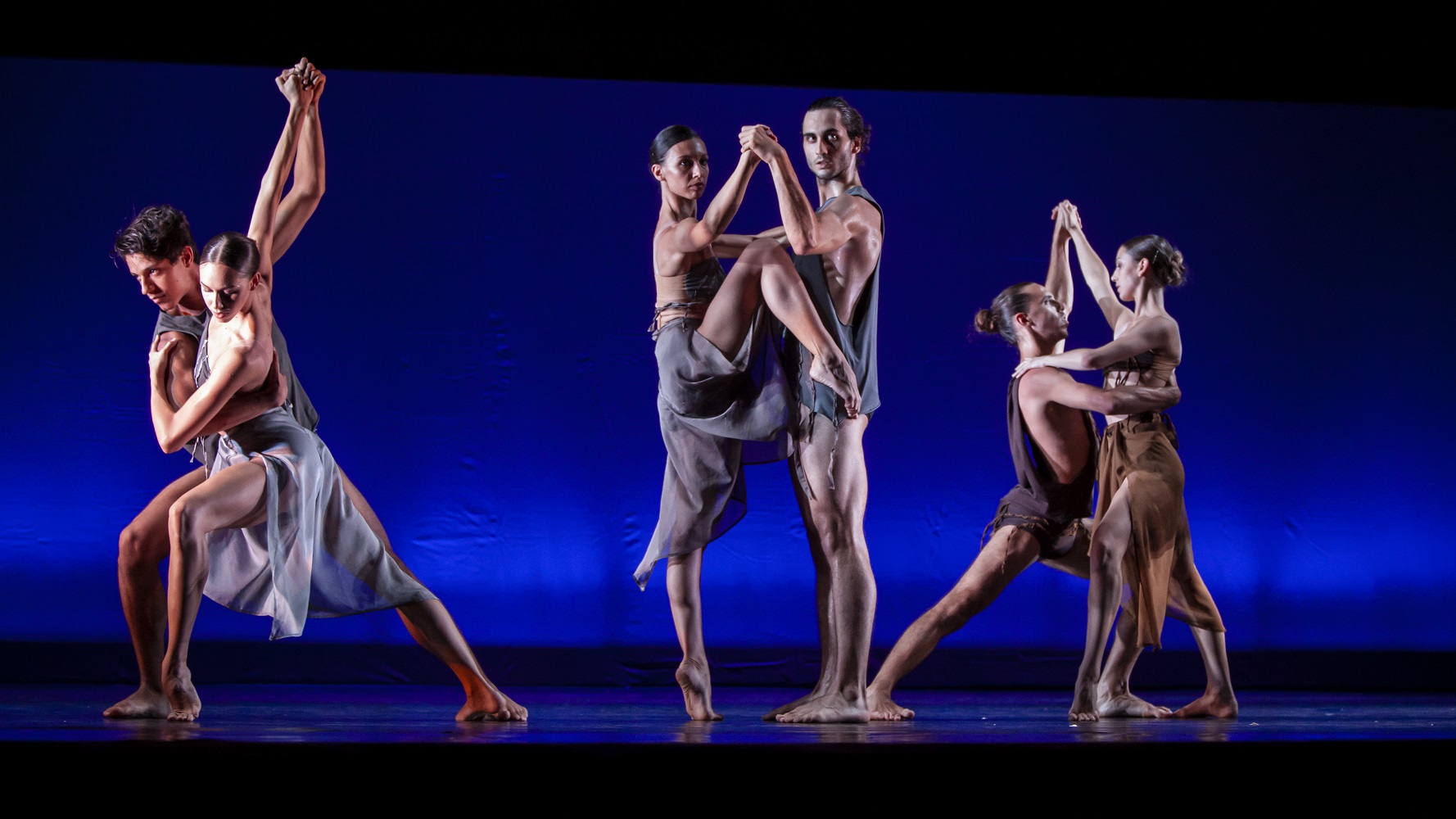 Scopri di più sull'articolo A Pergine va in scena “Astor-un secolo di tango”, l’omaggio del Balletto di Roma a Piazzolla