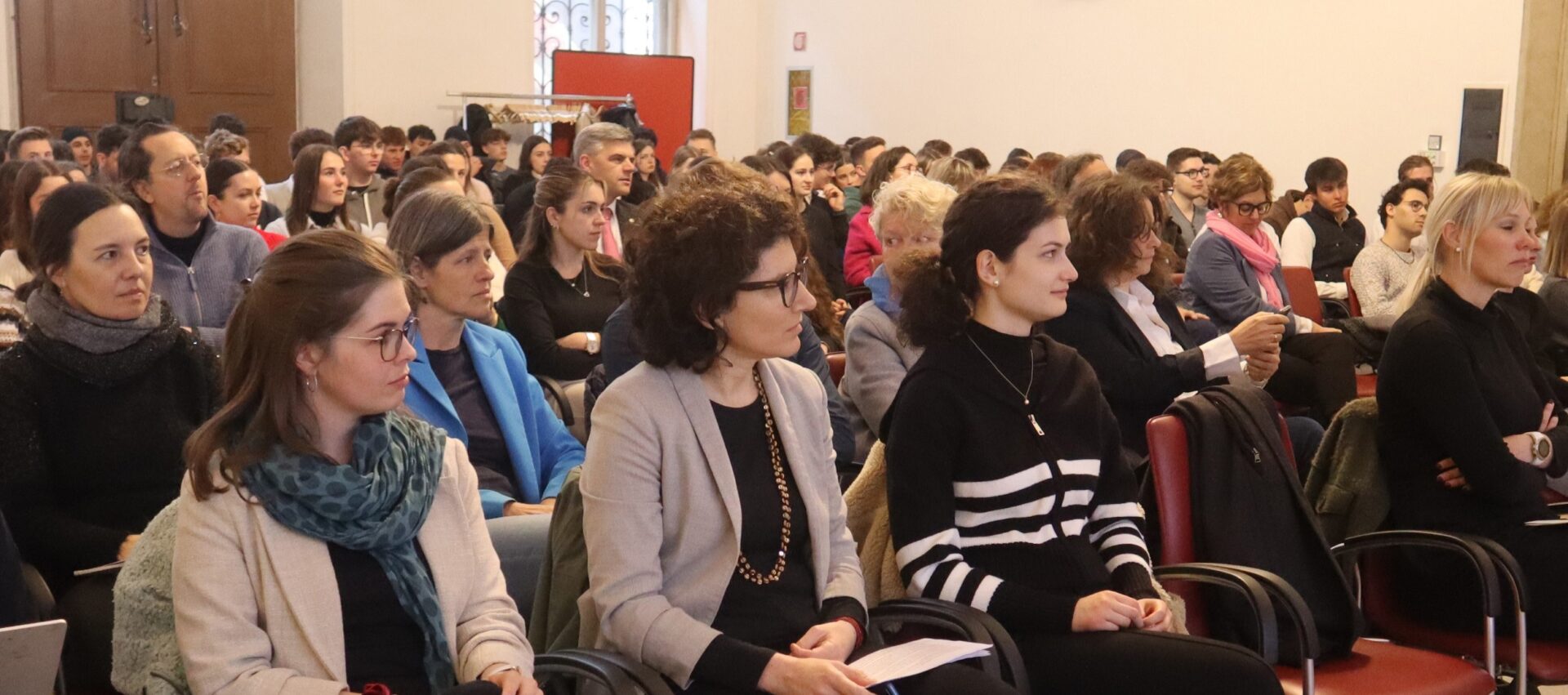 Scopri di più sull'articolo Giornata dell’economia, proficuo scambio di idee tra Camera di commercio e Studenti