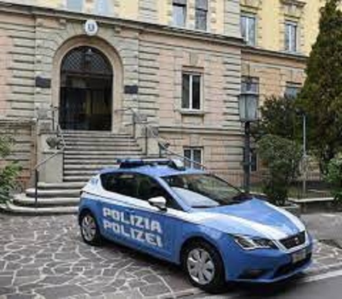 Scopri di più sull'articolo Bolzano. Grave episodio rapina in Piazza Erbe, espulsi due stranieri dal Territorio Nazionale