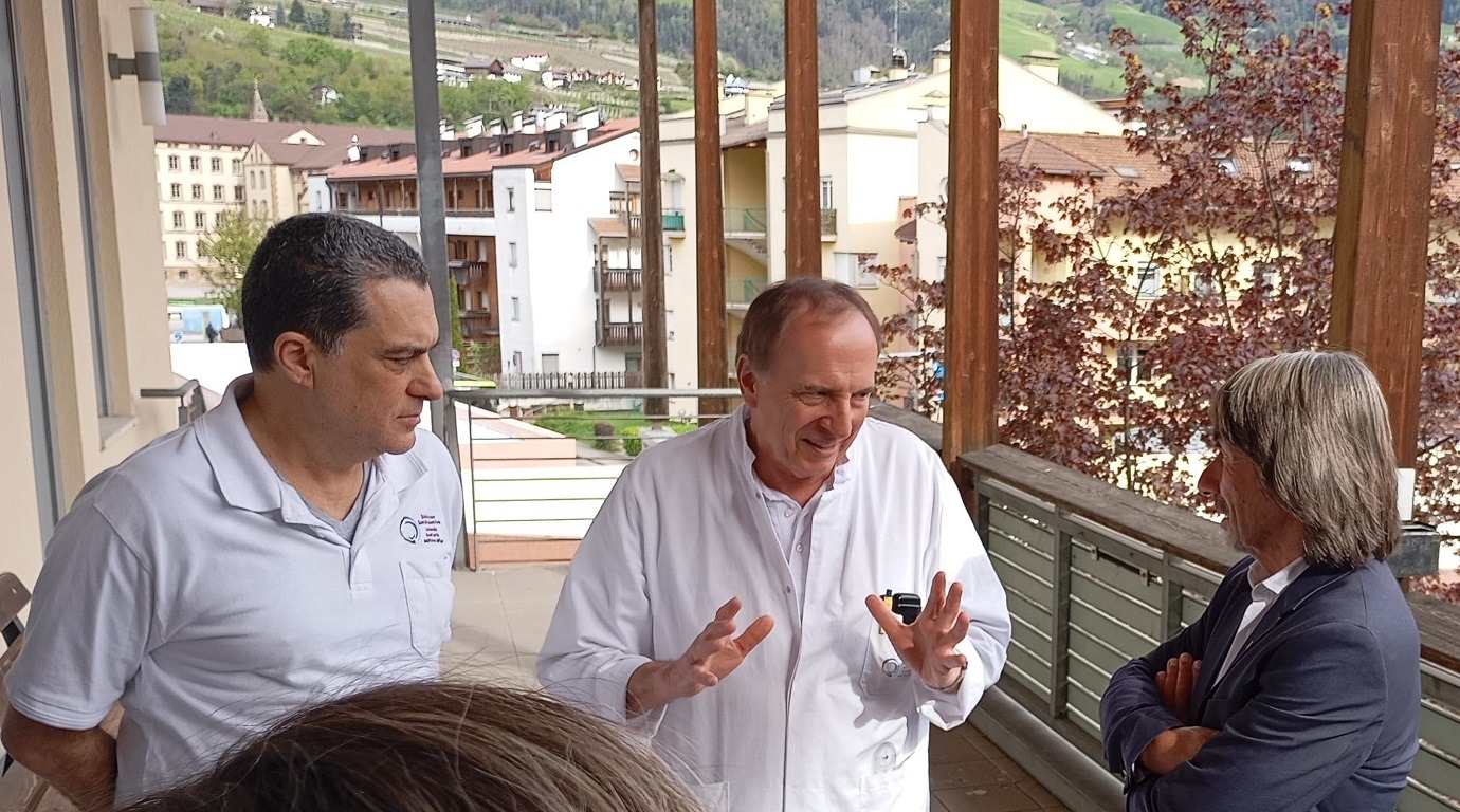 Scopri di più sull'articolo Messner visita il distretto di Chiusa e l’ospedale di Bressanone