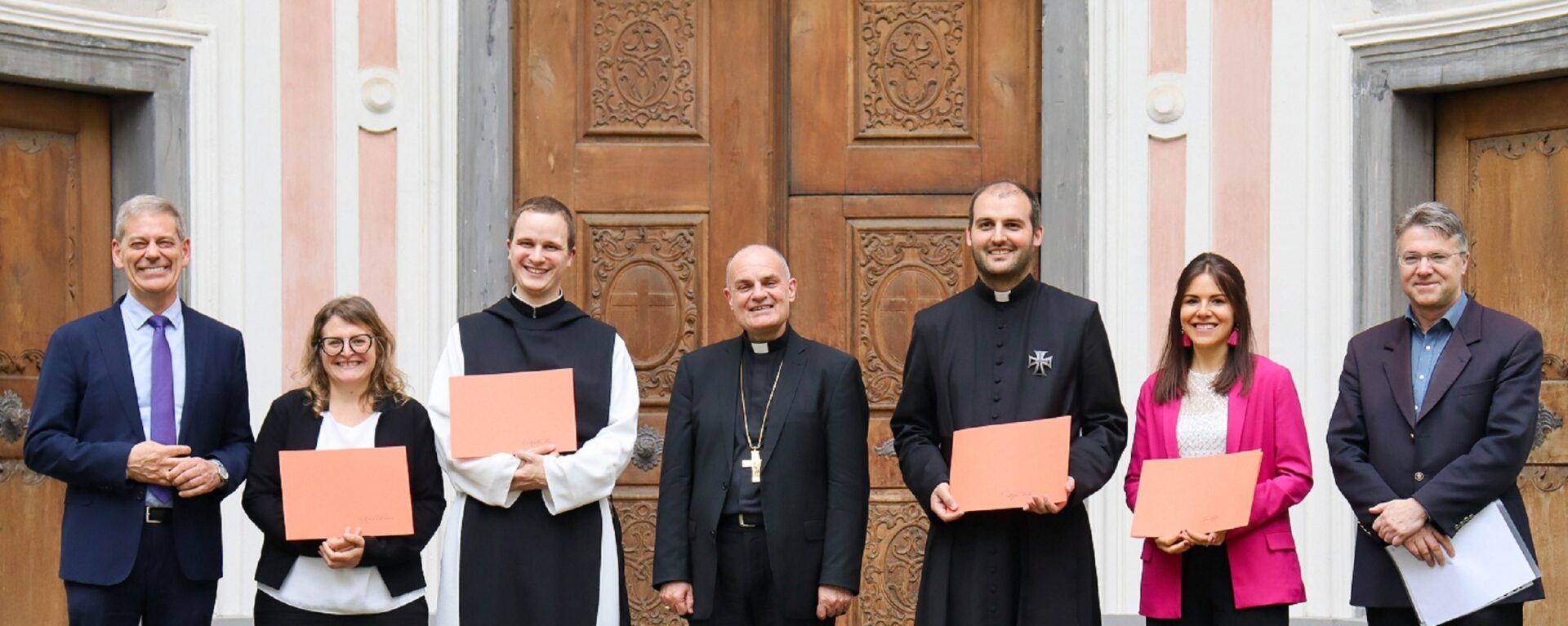 Mehr über den Artikel erfahren PTH Brixen: Sieben neue Fachkräfte für Theologie und Religionspädagogik