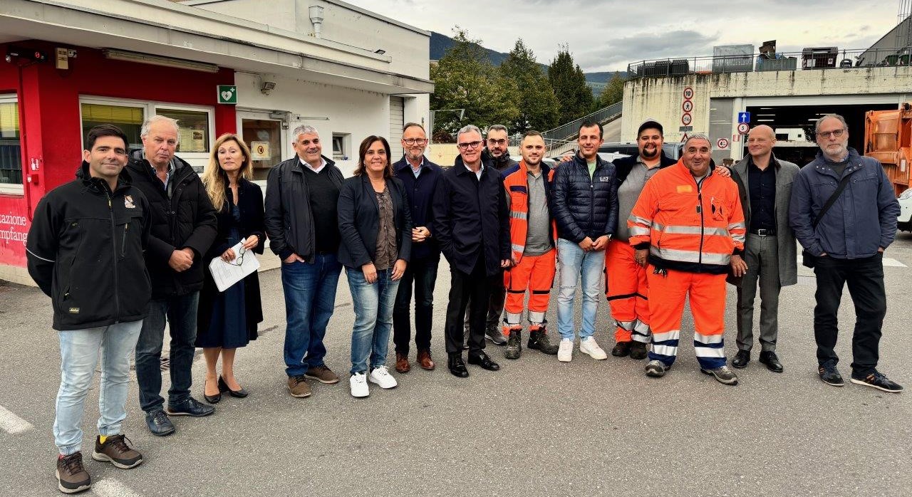 Scopri di più sull'articolo I membri della Commissione Ambiente in visita a SEAB per approfondire i servizi ambientali