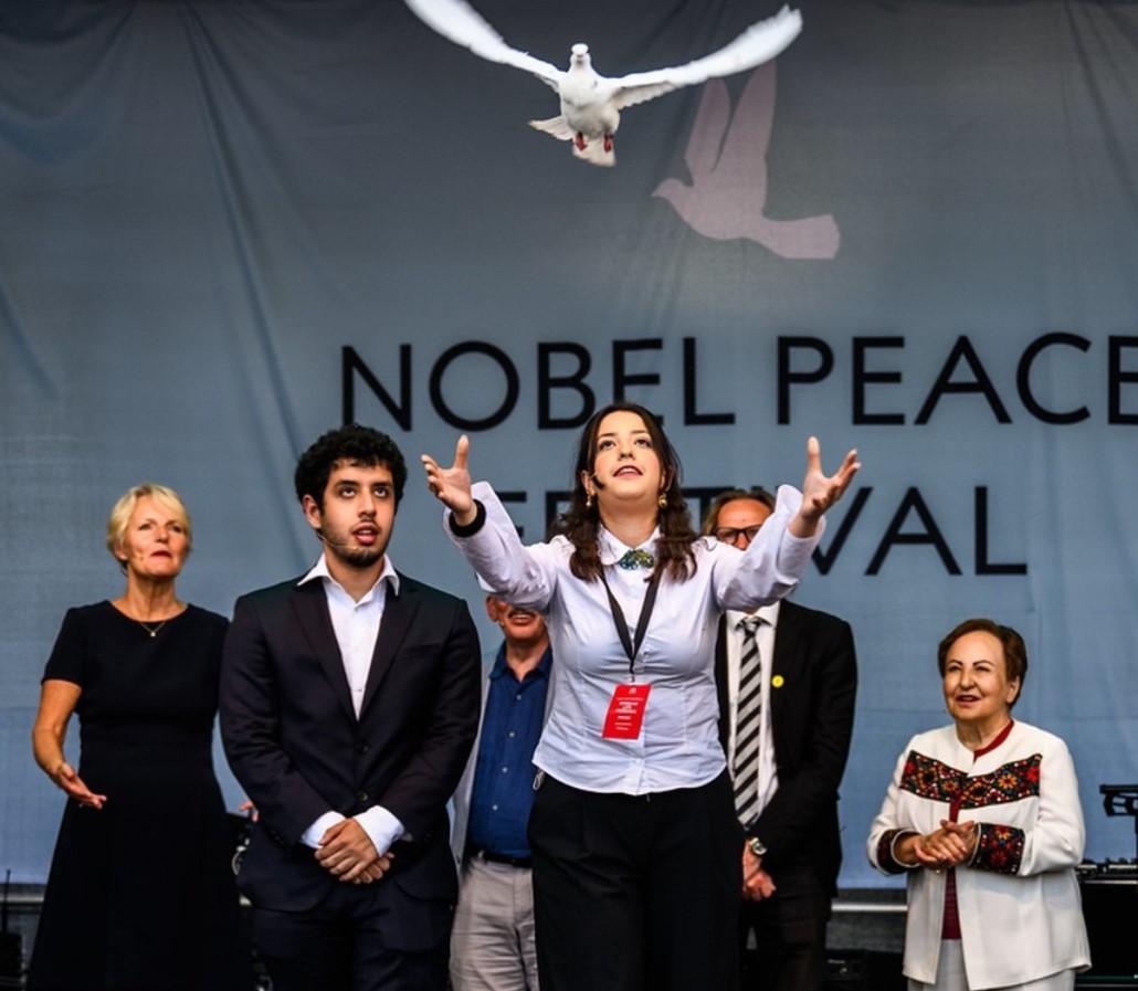Scopri di più sull'articolo Domani dall’ Iran a Bolzano la voce dell’eroina Premio Nobel per la Pace che dalla prigione si oppone al regime
