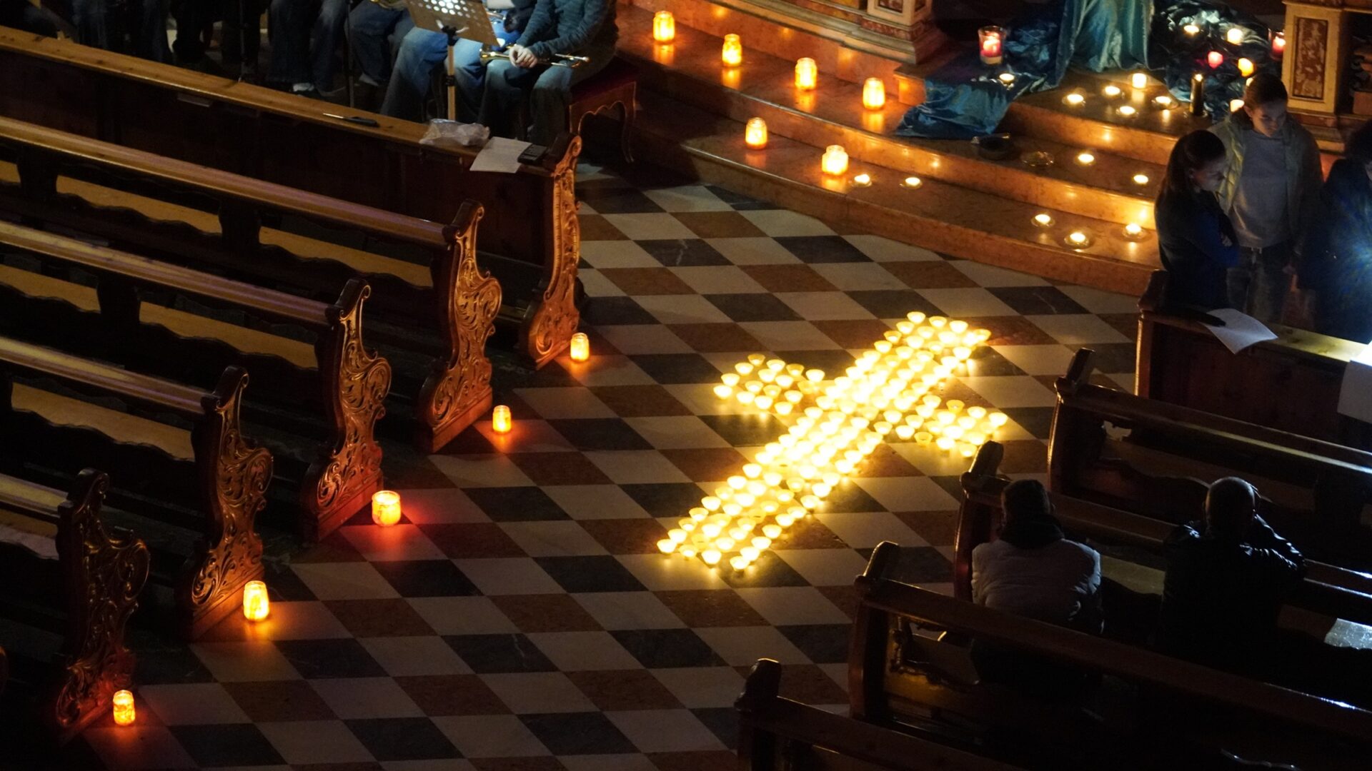 Mehr über den Artikel erfahren Die „Nacht der 1000 Lichter” in Gries: Ein gemütlicher Abend in Gemeinschaft und Besinnung