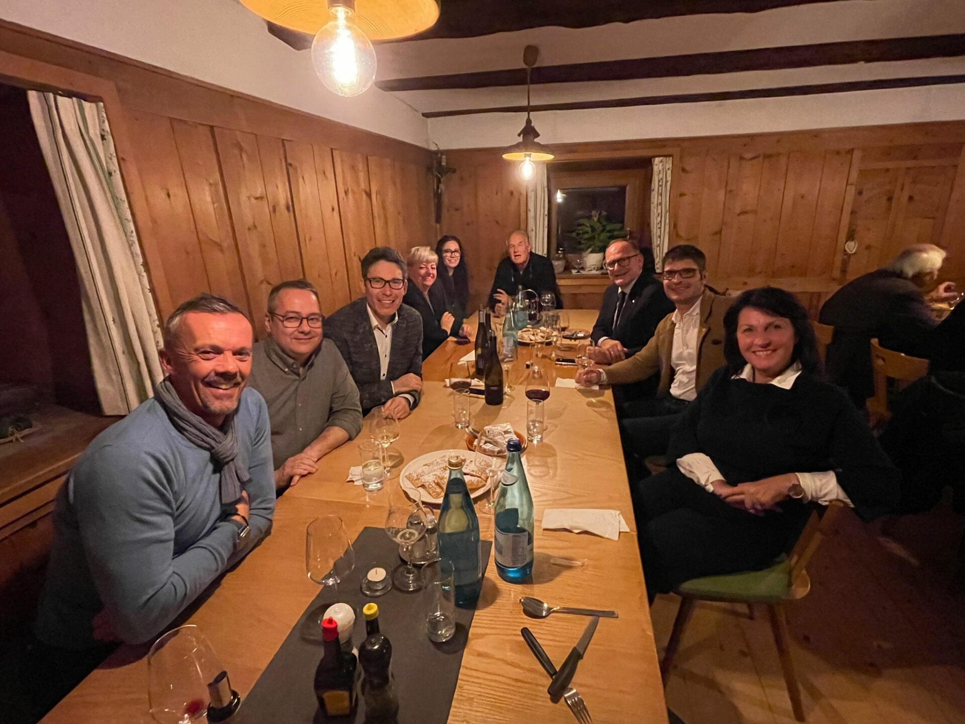Scopri di più sull'articolo SWR-Bezirksausschuss Vinschgau trifft sich mit Vertretern der Wirtschaftskammer Landeck