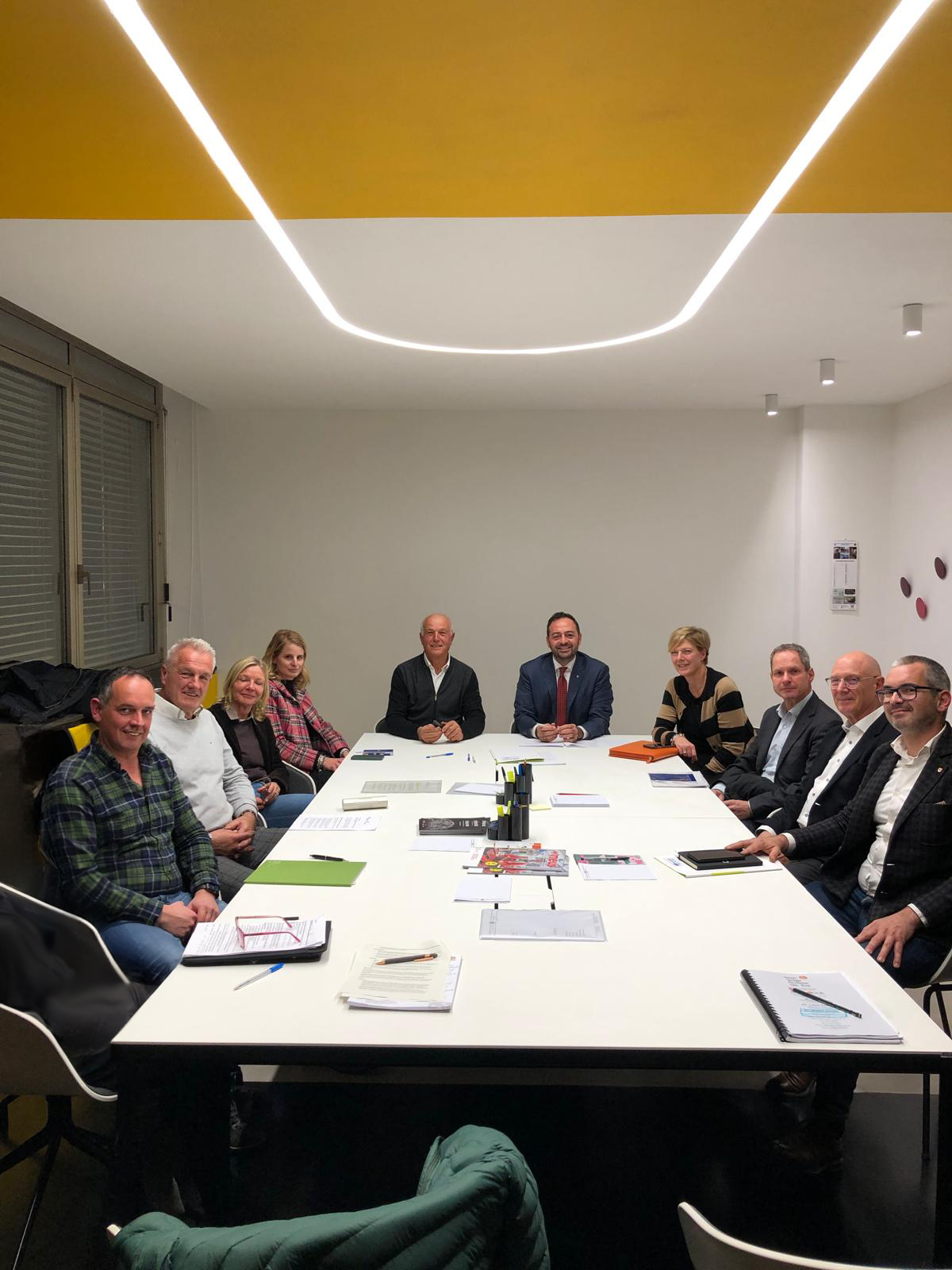Scopri di più sull'articolo Tankstellenbetreiber in Südtirol, Treffen mit dem zuständigen Landesrat Marco Galateo