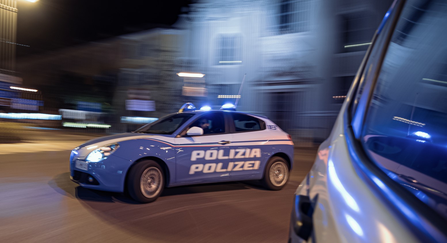 Mehr über den Artikel erfahren Bolzano, recidiva aggredisce violentemente il suo ex per strada, bloccata e arrestata dalla Polizia