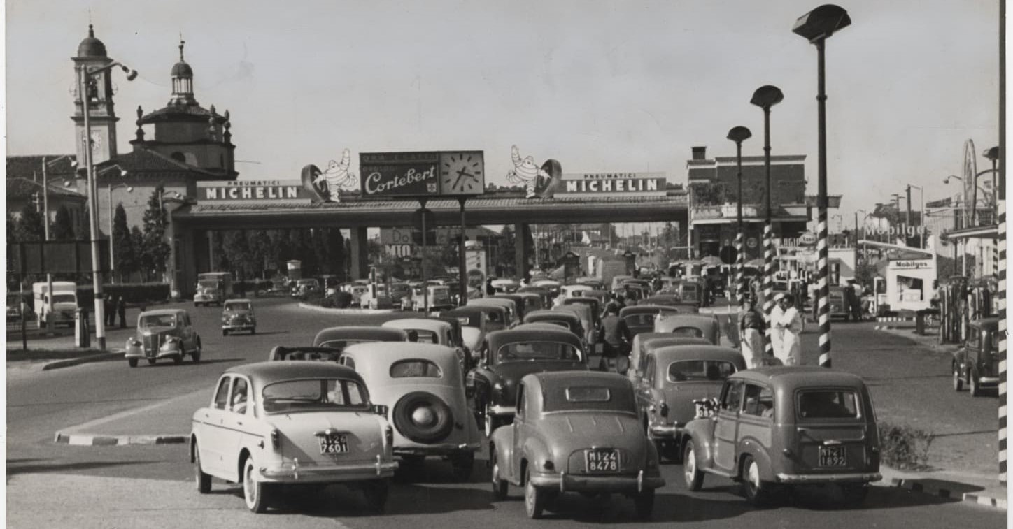 Scopri di più sull'articolo Autostrade e futuro, 100 anni di viaggi in Italia