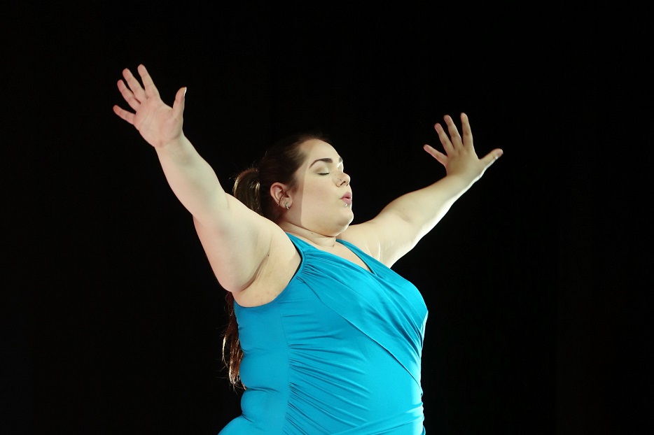 Scopri di più sull'articolo Al Teatro Gustavo Modena di Mori va in scena “R.OSA_10 esercizi per nuovi virtuosismi
