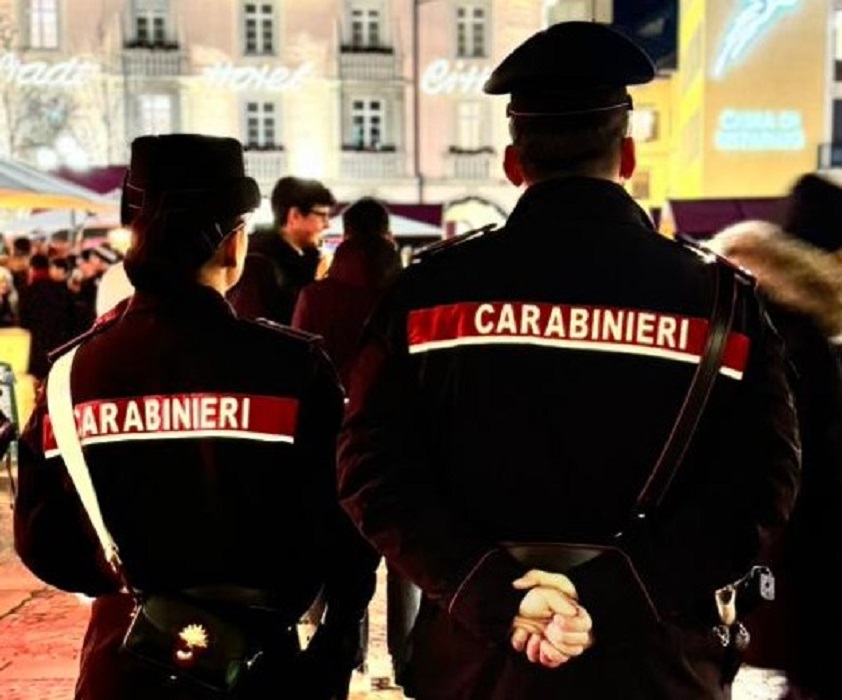 Mehr über den Artikel erfahren Tenta furto in noto negozio bolzanino e oppone resistenza contro i Carabinieri, finisce in carcere  