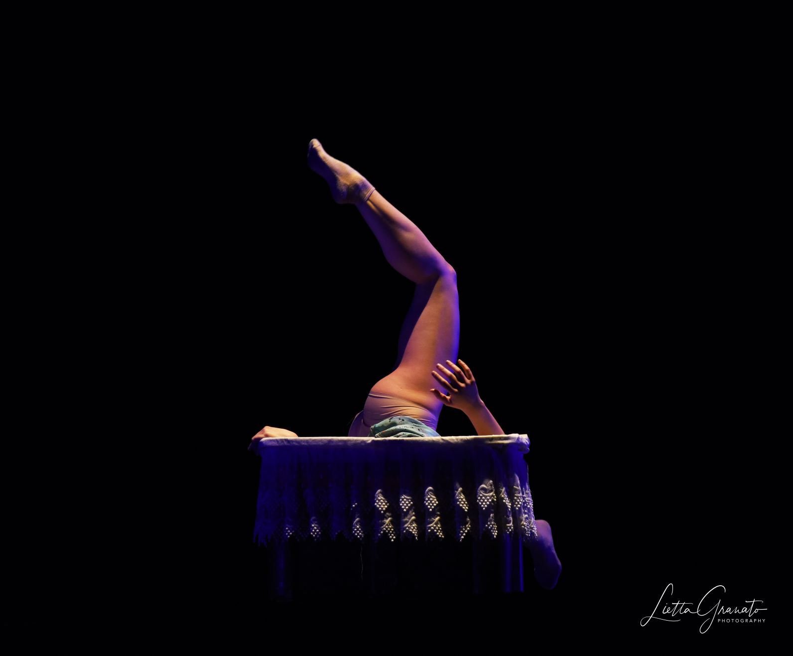 Scopri di più sull'articolo Il Circuito Danza del Trentino-Alto Adige arriva ad Ala con “Cenerentola, una storia italiana” della Compagnia Fabula Saltica