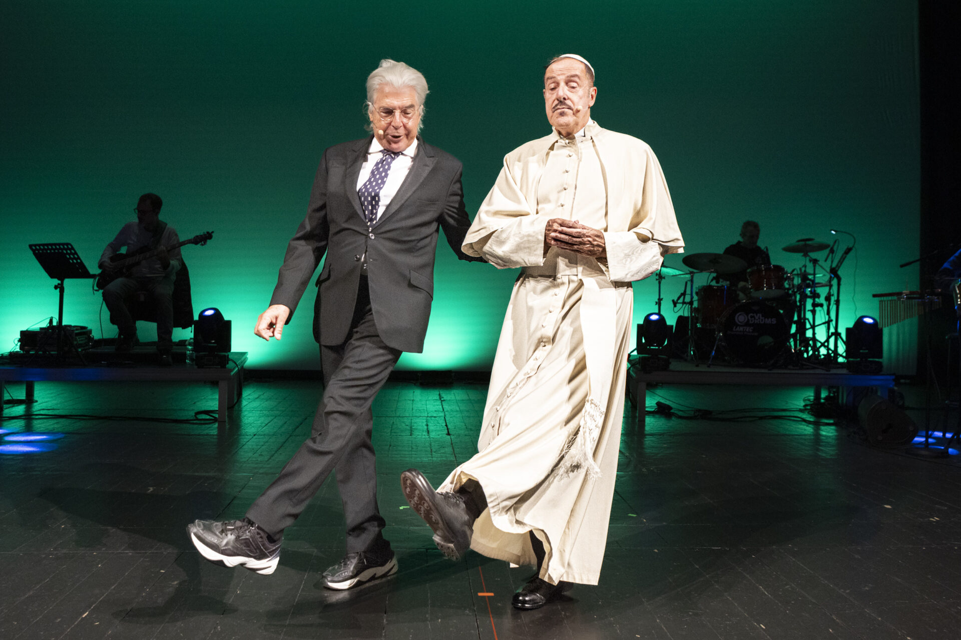 Scopri di più sull'articolo Conclusione dell’anno al Teatro Sociale di Trento all’insegna delle risate con la straordinaria comicità di Massimo Lopez e Tullio Solenghi