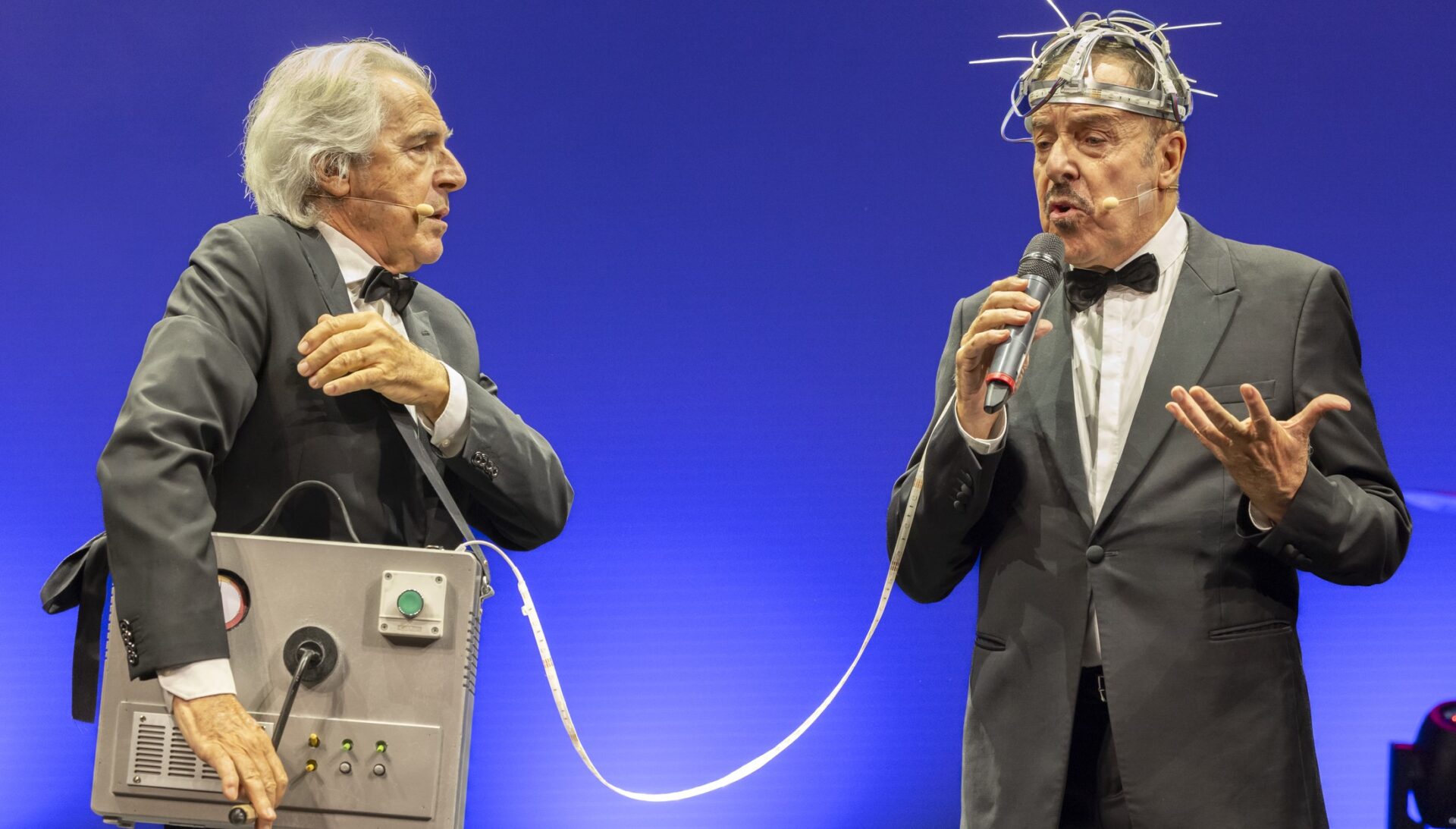 Scopri di più sull'articolo A Trento si chiude l’anno al Teatro Sociale con gli straordinari Massimo Lopez e Tullio Solenghi