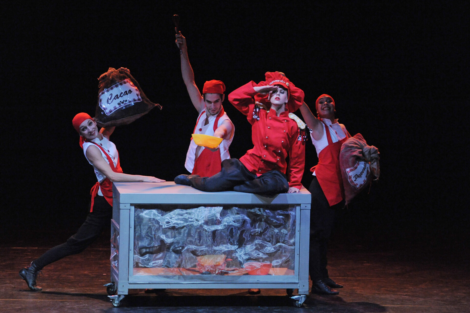 Mehr über den Artikel erfahren Trento. La Stagione di Scappo a teatro-Famiglie si conclude al Teatro Sociale con Spezie e Aromi, spettacolo tra danza, prosa e musica di EgriBiancoDanza