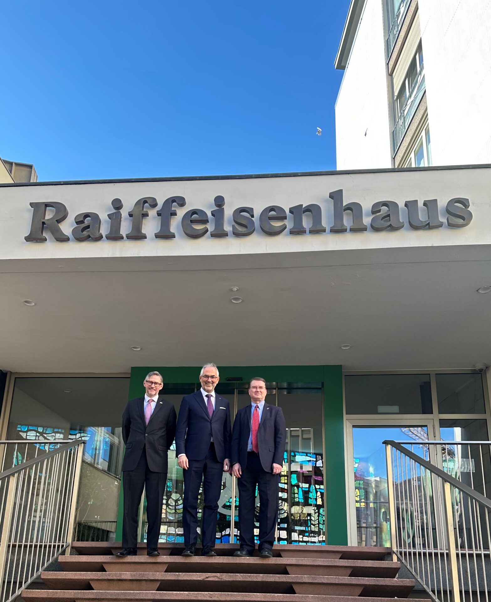 Scopri di più sull'articolo Il Chargé d’Affaires dell’Ambasciata USA a Roma in visita alla Federazione Cooperative Raiffeisen