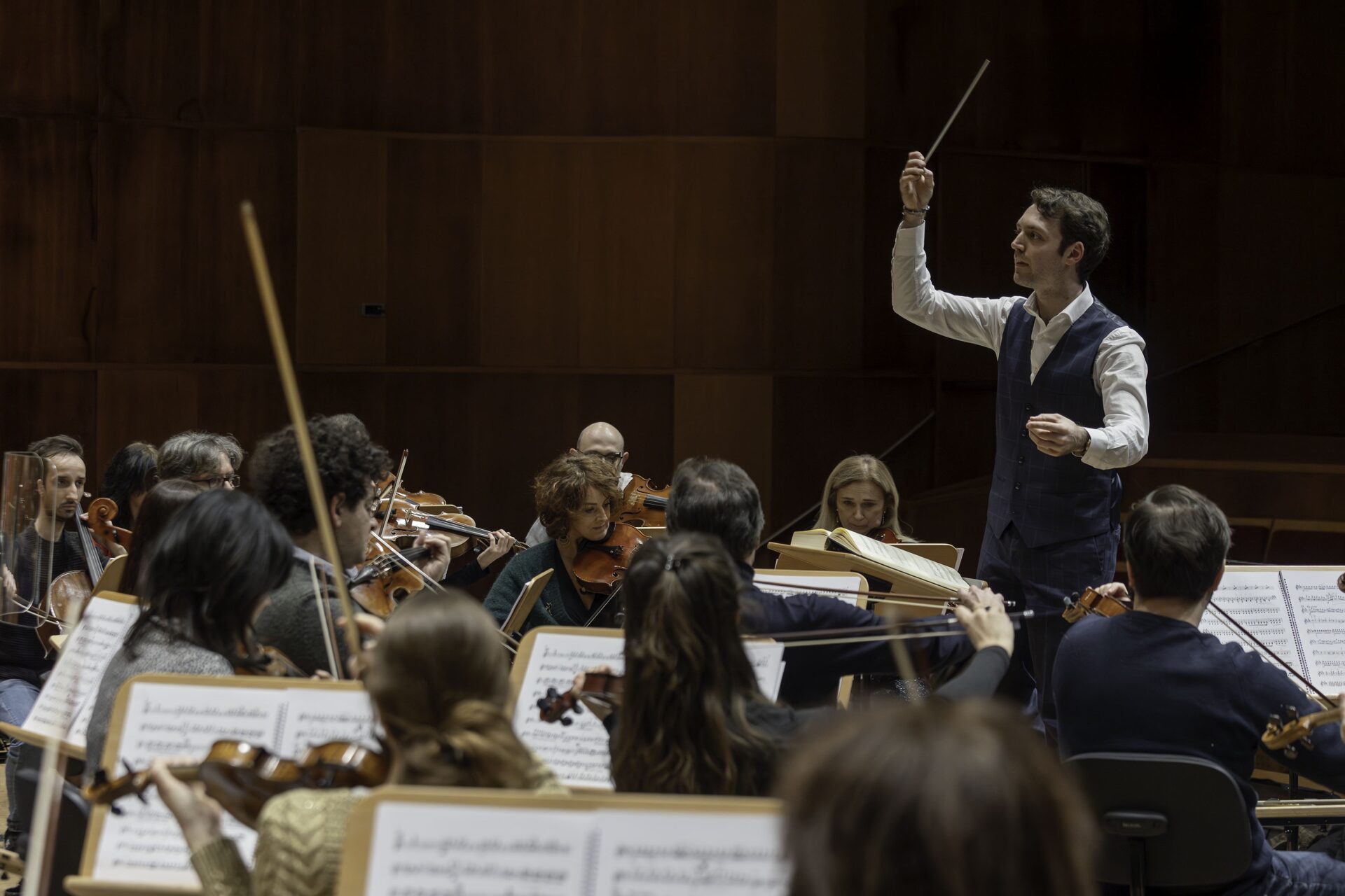 Mehr über den Artikel erfahren Alessandro Bonato, il giovane musicista nominato direttore principale dell’Orchestra Haydn