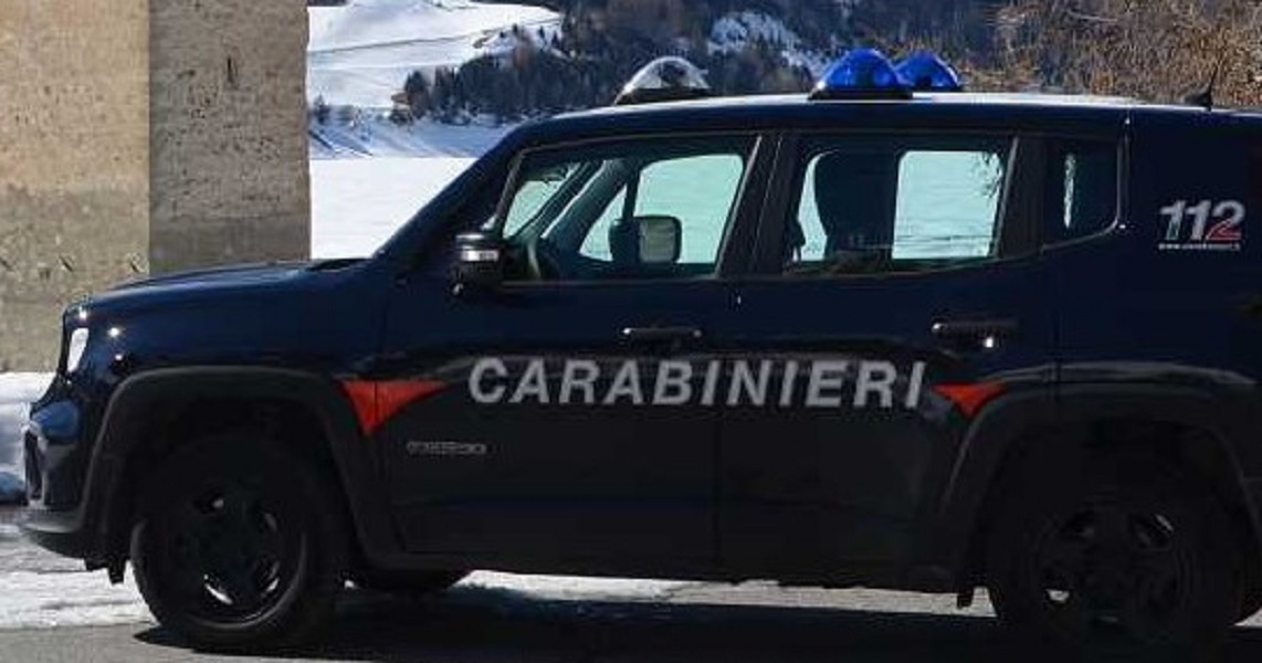 Scopri di più sull'articolo Ordina giacca a vento online e non paga, denunciata per truffa