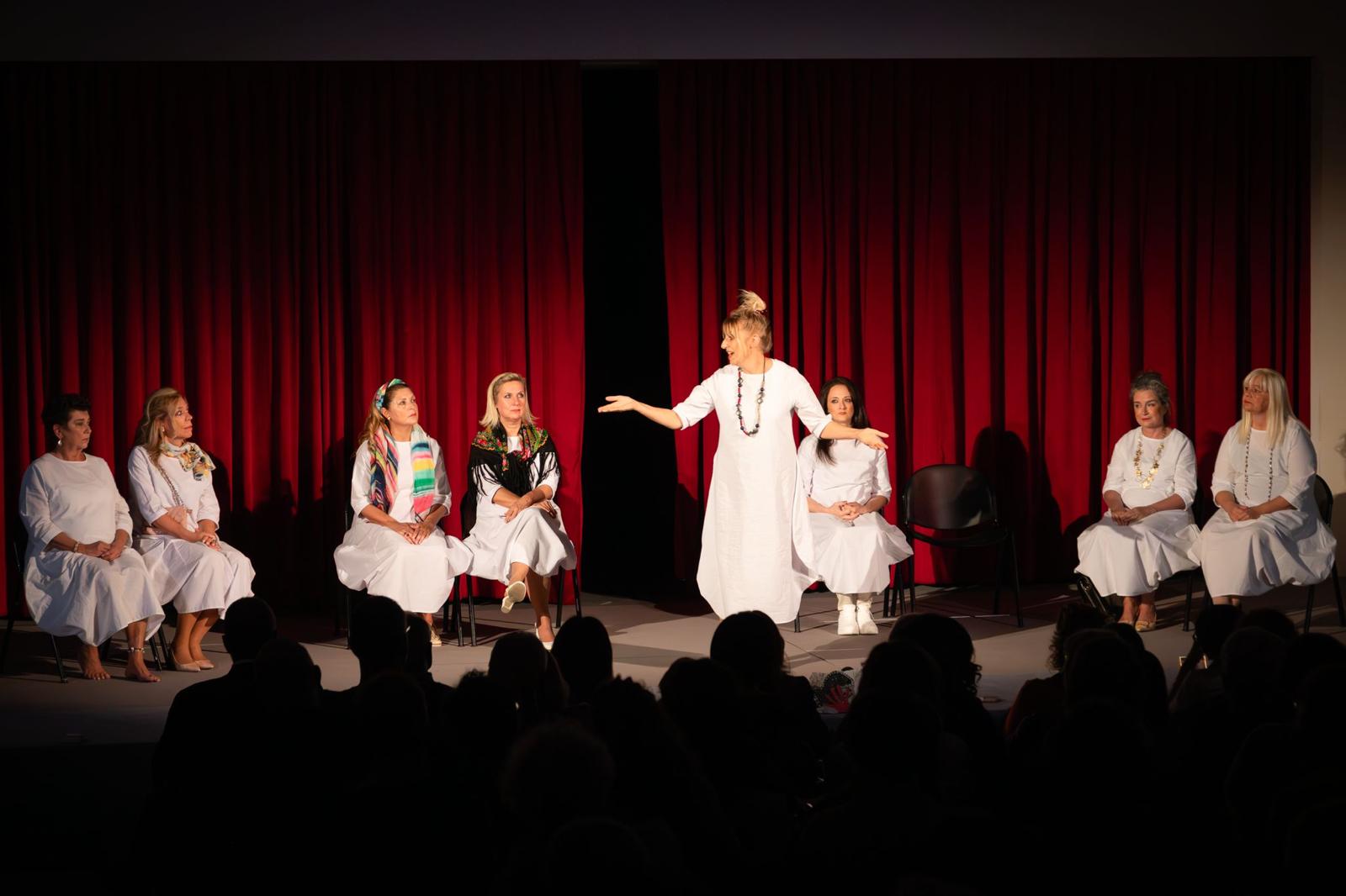 Mehr über den Artikel erfahren Piccolo Teatro Mario Tartarotti Merano, torna in replica “Ferite a morte”