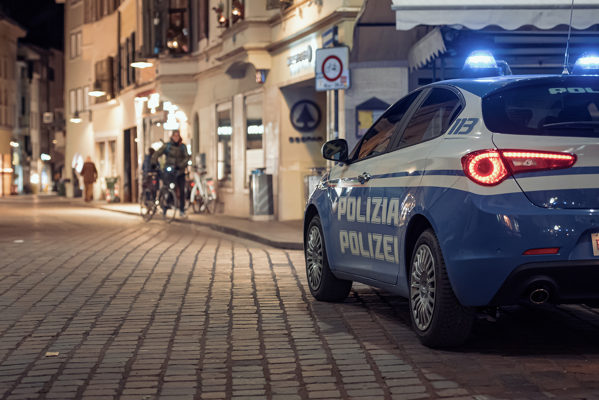 Scopri di più sull'articolo Bolzano. Molesta i passanti, Polizia scopre pendenze a suo carico. Arrestato