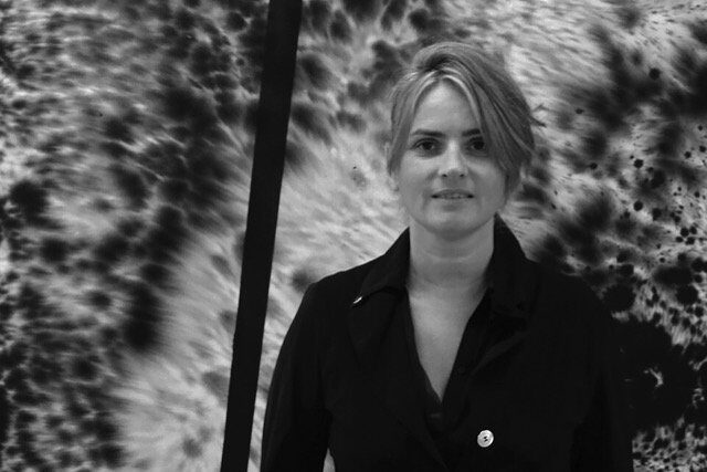 Mehr über den Artikel erfahren Julia Bornefeld ospite a Carte Blanche