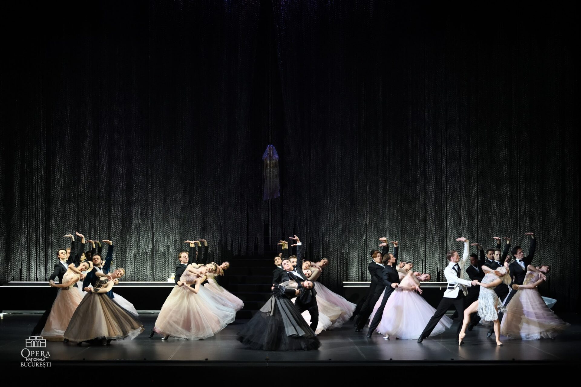 Mehr über den Artikel erfahren Il Balletto dell’Opera Nazionale di Bucarest porta a Trento (già sold out) e Bolzano “Romeo e Giulietta” nella versione firmata da Renato Zanella