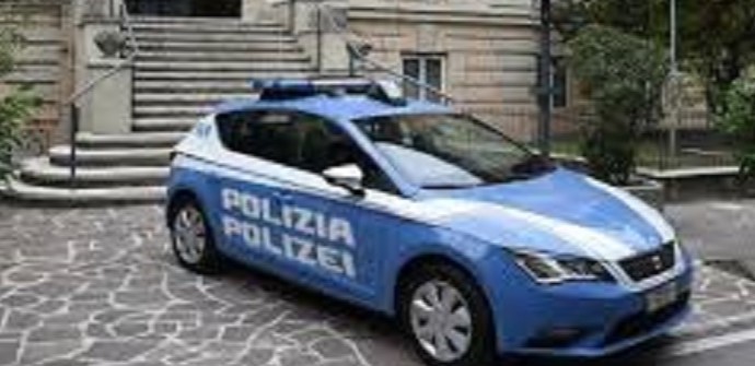 Scopri di più sull'articolo Bolzano, ruba candele in Duomo, ma il Decano non lo denuncia