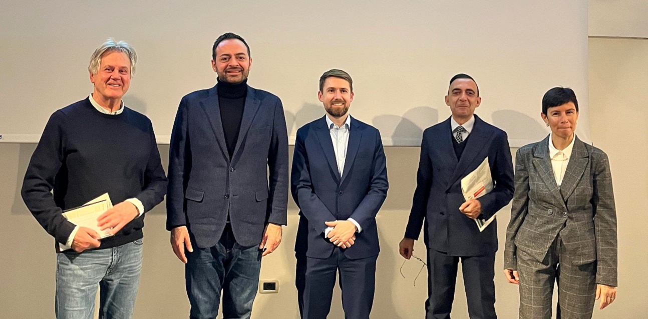 Scopri di più sull'articolo Centro Trevi, Galateo inaugura la mostra “T̵o̵u̵c̵h̵ ̵m̵e̵ ̵n̵o̵t̵” di Bolzano