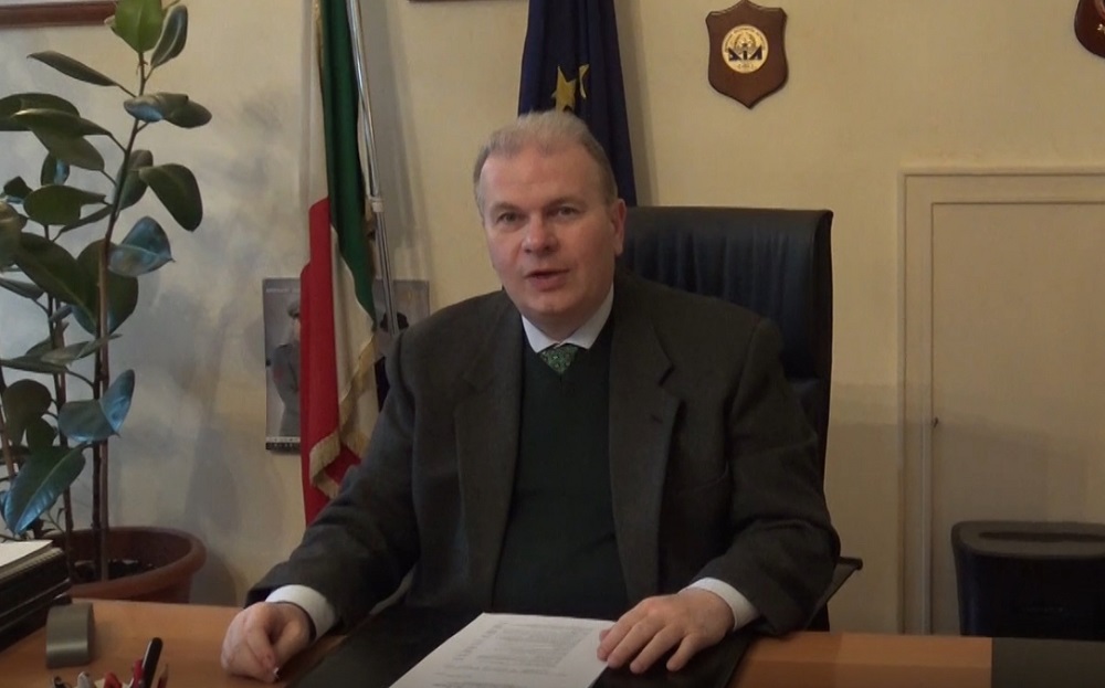 Scopri di più sull'articolo Primo compleanno bolzanino del questore Paolo Sartori, Philipp Moser dell’Unione commercio Alto Adige esprime fervidi auguri