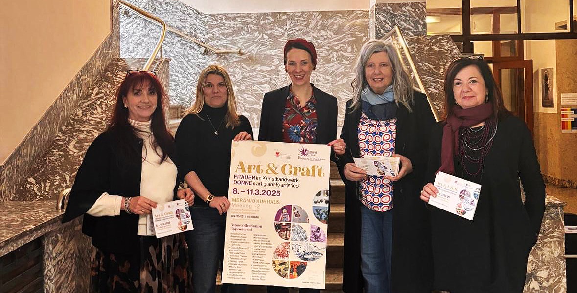 Scopri di più sull'articolo Art & Craft – Donne e artigianato, mostra al Kurhaus di Merano per celebrare la creatività femminile