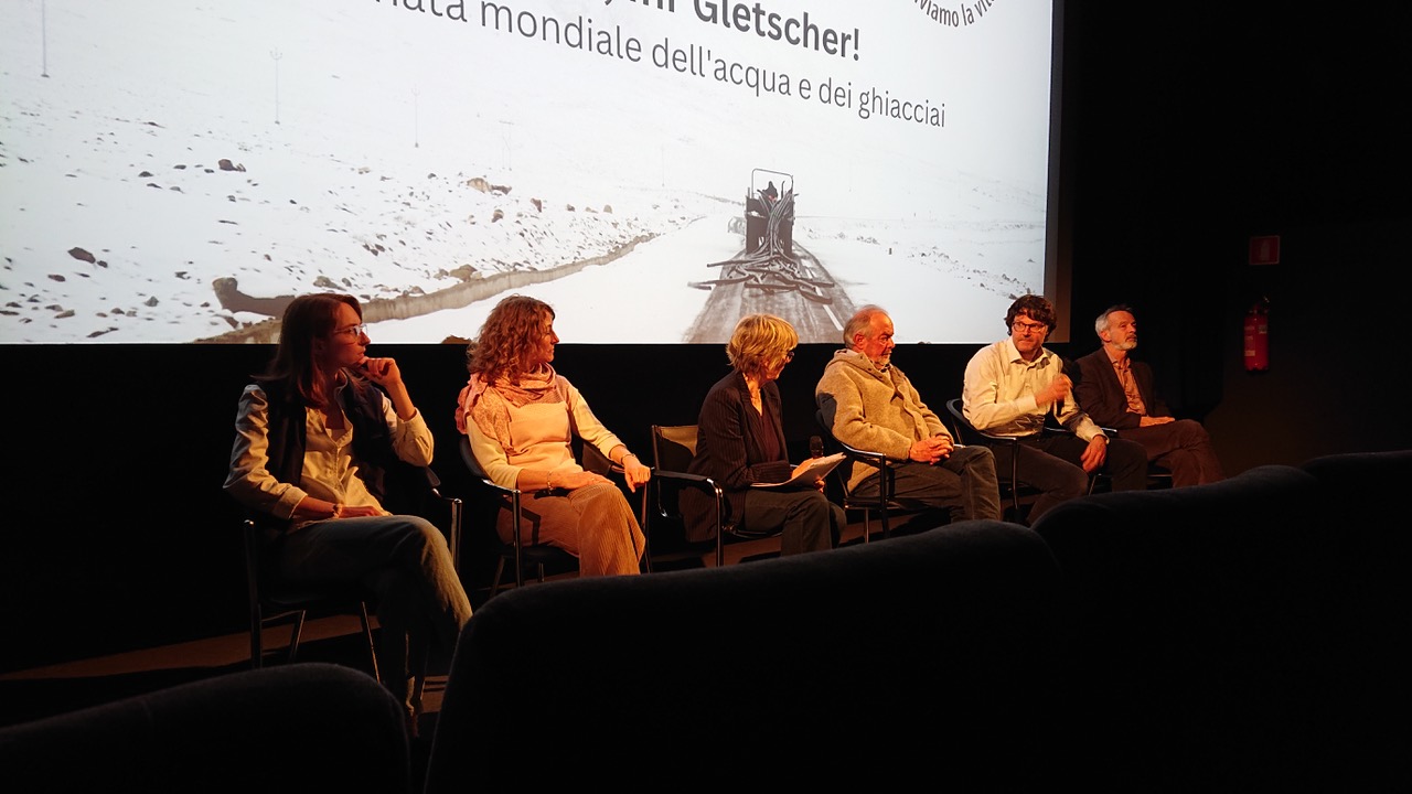 Scopri di più sull'articolo “Gletscher im Wandel: Filmabend im Filmclub Bozen beleuchtet Klimawandel und Wasserknappheit”